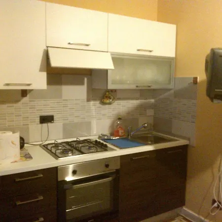 Monolocale Arredato A Apartament *